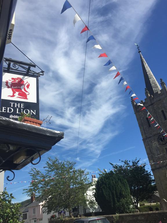 Red Lion Hotel 3*